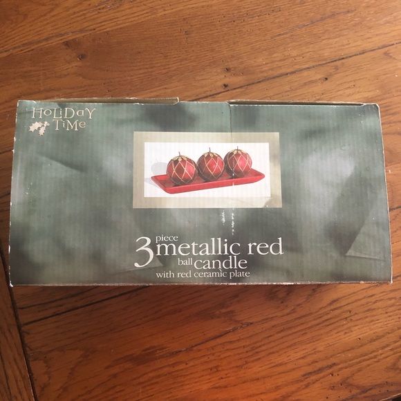 NIB 3 Ball Candles with Red Ceramic Plate - Picture 4 of 4